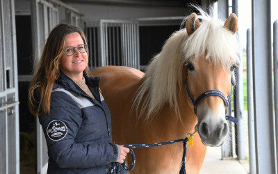 No Limits Noordwijk: “De paardensimulator zorgt ervoor dat we iedereen binnen ons bedrijf de unieke werking van paardrijden kunnen laten ervaren”.